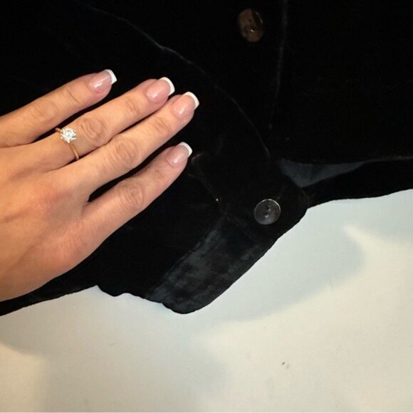 Chicos Velvet Jacket  Blazer Rayon Blend Long Sleeve Lined Black Size 1 ( Med/8) - Picture 8 of 10